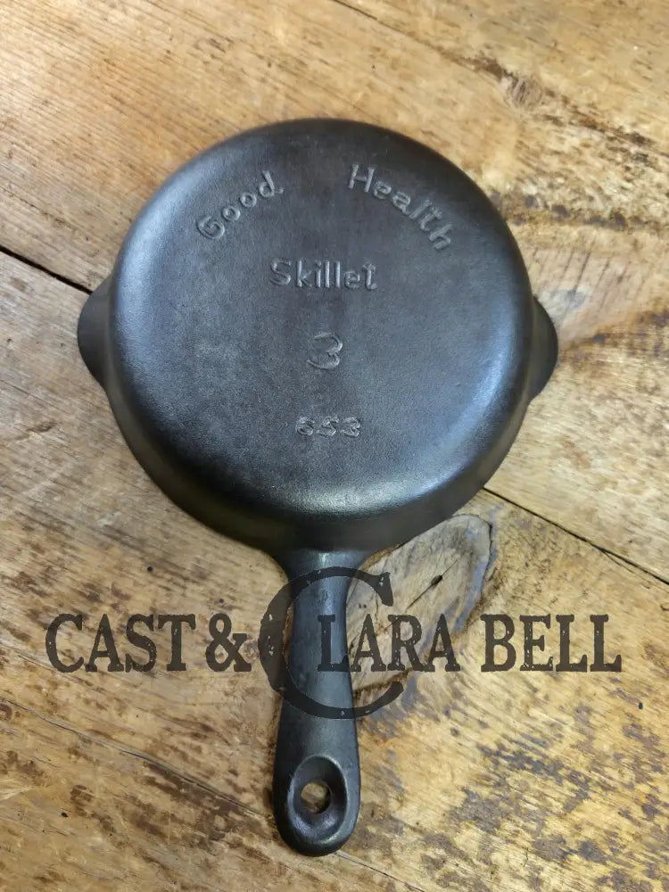 Beautifully unique Griswold’s Good Health #3 ’Egg’ Skillet 653.