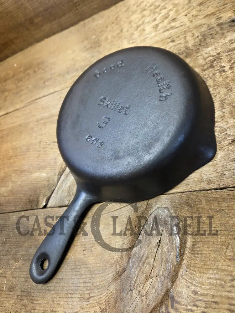 Beautifully unique Griswold’s Good Health #3 ’Egg’ Skillet 653. Restored and Ready To Use! Skillet