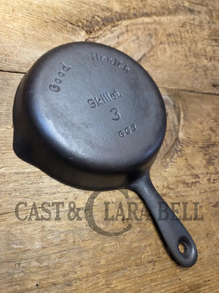 Beautifully unique Griswold’s Good Health #3 ’Egg’ Skillet 653. Restored and Ready To Use! Skillet
