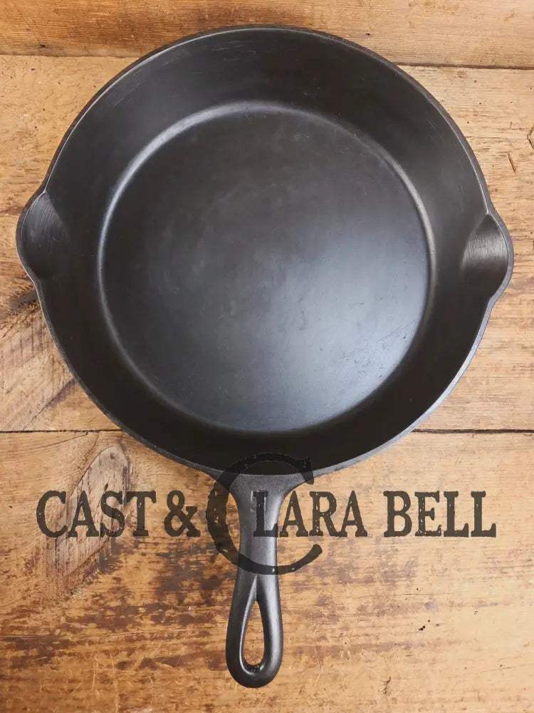 Beauty! 1930’s Griswold #9 Skillet with Large Block Logo and Smooth Bottom 710 Skillet