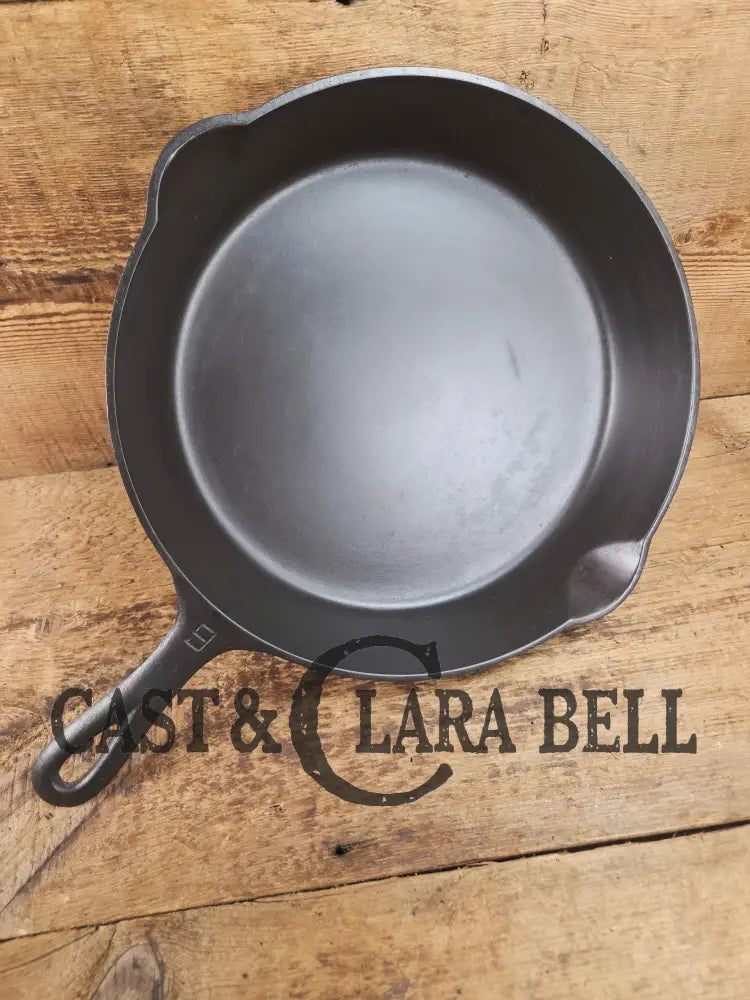 Beauty! 1930’s Griswold #9 Skillet with Large Block Logo and Smooth Bottom 710 Skillet