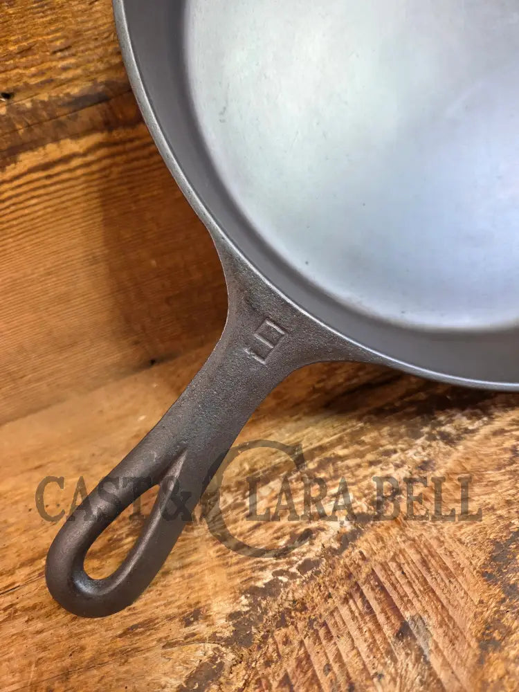 Beauty! 1930’s Griswold #9 Skillet with Large Block Logo and Smooth Bottom 710 - Skillet