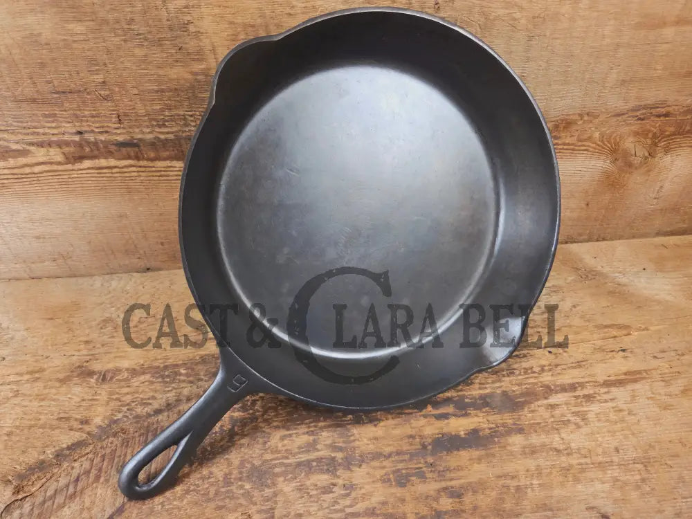 Beauty! 1930’s Griswold #9 Skillet with Large Block Logo and Smooth Bottom 710 F - Skillet