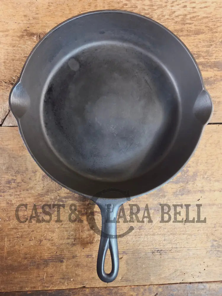 Beauty! 1930’s Griswold #9 Skillet with Large Block Logo and Smooth Bottom 710 F - Skillet