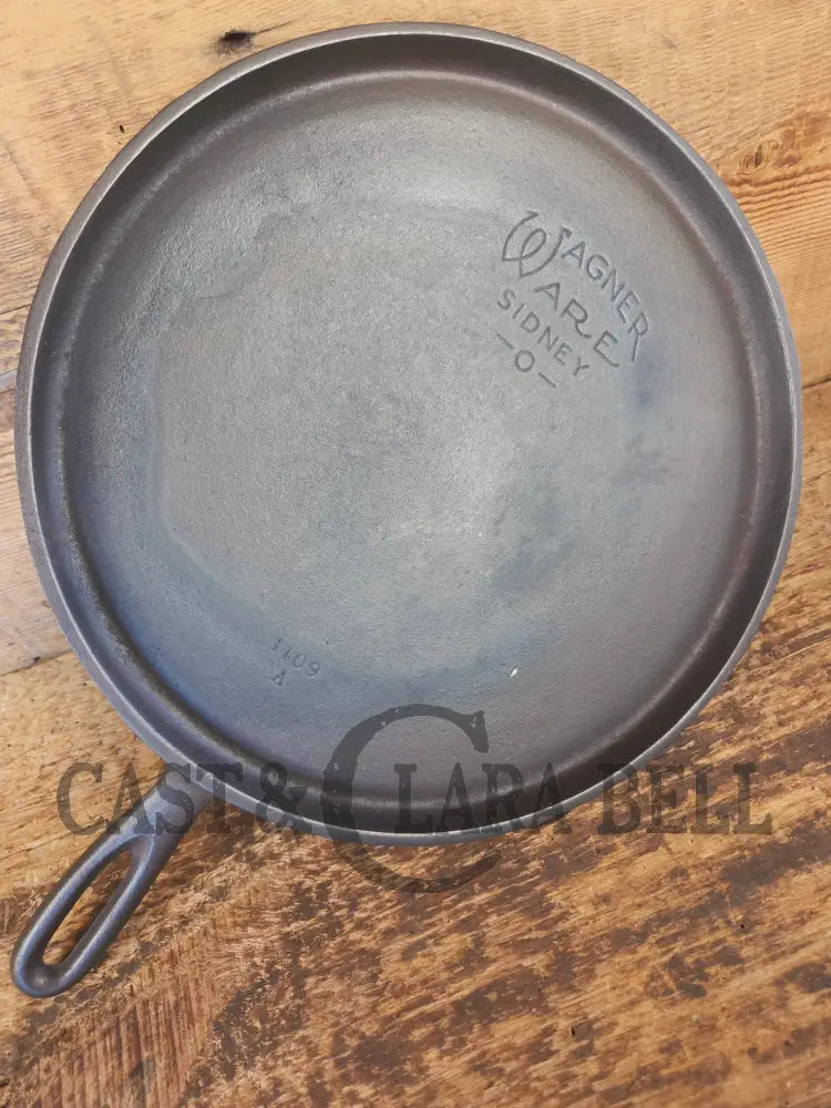 BEST Seller! 1930’s Wagner #9 Round Griddle Stylized Logo 1109 A. Perfect for grilled cheese omelettes and flat iron