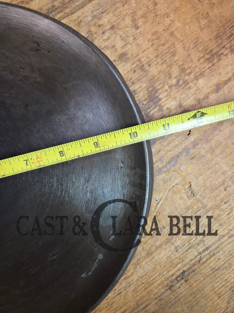 BEST Seller! 1930’s Wagner #9 Round Griddle Stylized Logo 1109 D. Perfect for grilled cheese omelettes and flat iron