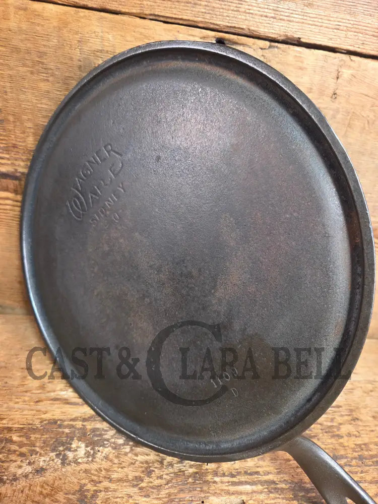 BEST Seller! 1930’s Wagner #9 Round Griddle Stylized Logo 1109 D. Perfect for grilled cheese omelettes and flat iron