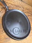 BEST Seller! 1930’s Wagner #9 Round Griddle Stylized Logo 1109 D. Perfect for grilled cheese omelettes and flat iron