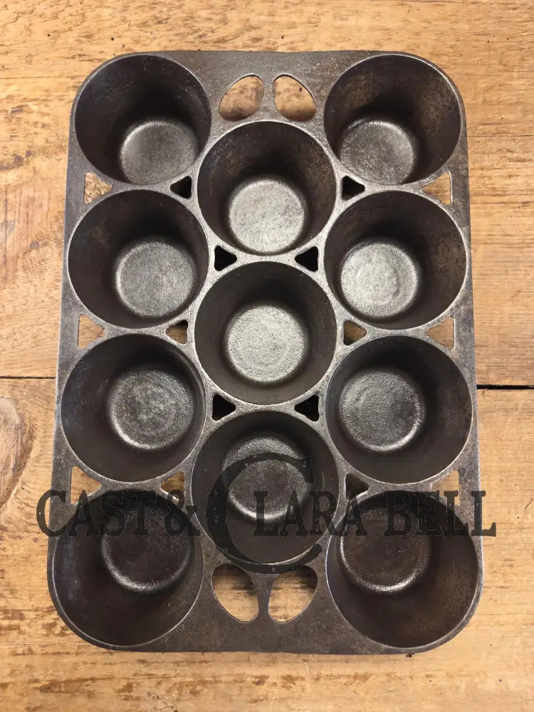 Best Seller! Lovely Griswold No. 10 Popover Pan 949 C. Open frame design is ready to make the best brownies muffins or