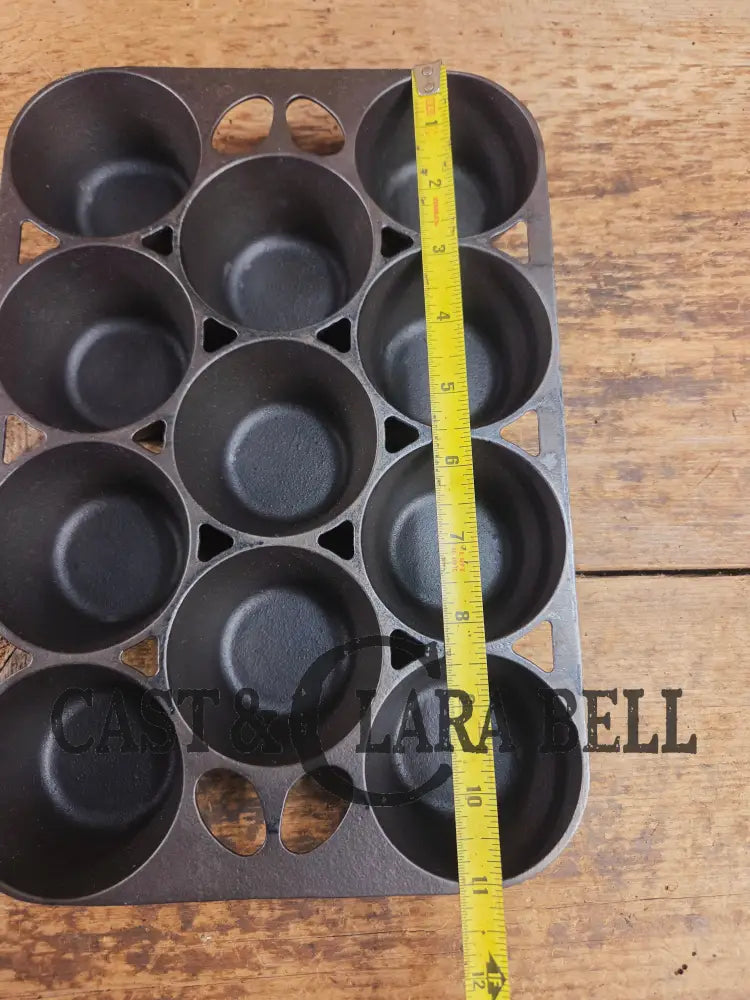 Best Seller! Lovely Griswold No. 10 Popover Pan 949. Open frame design is ready to make the best brownies muffins or