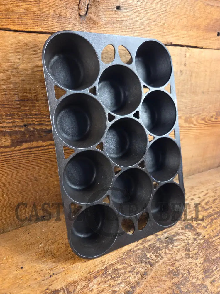 Best Seller! Lovely Griswold No. 10 Popover Pan 949. Open frame design is ready to make the best brownies muffins or