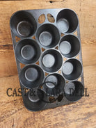 Best Seller! Lovely Griswold No. 10 Popover Pan 949. Open frame design is ready to make the best brownies muffins or