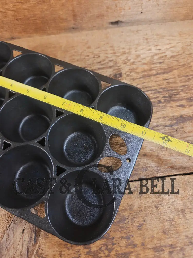 Best Seller! Lovely Griswold No. 10 Popover Pan 949. Open frame design is ready to make the best brownies muffins or