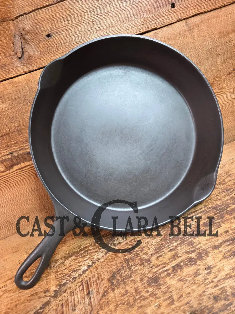 Big 1920’s era Wagner Ware #10 Cast Iron Skillet with Stylized Logo AND heat ring 10 B - Skillet
