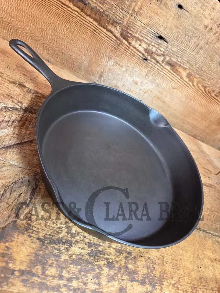 Big 1920’s era Wagner Ware #10 Cast Iron Skillet with Stylized Logo AND heat ring 10 B - Skillet