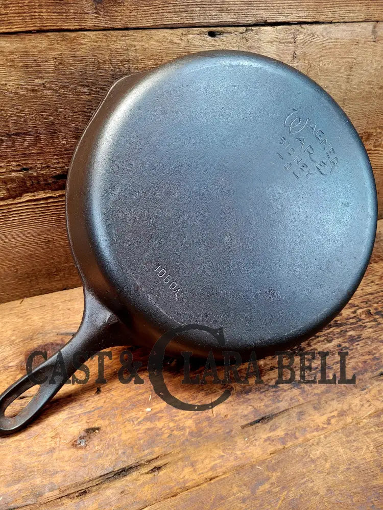 Big 1930’S Wagner Ware #10 Cast Iron Skillet With Stylized Logo 1060 A