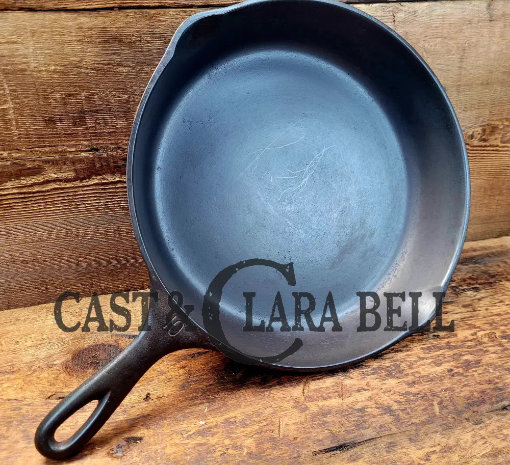 Big 1930’S Wagner Ware #10 Cast Iron Skillet With Stylized Logo 1060 A