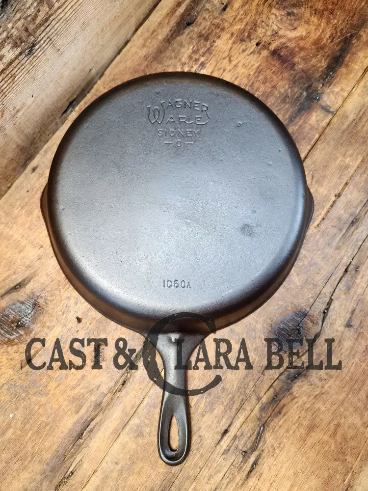 Big 1930’S Wagner Ware #10 Cast Iron Skillet With Stylized Logo 1060 A