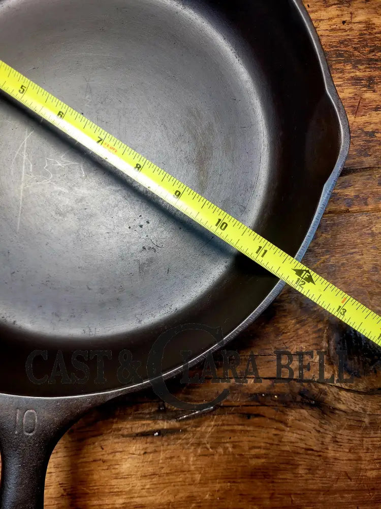 Big 1930’S Wagner Ware #10 Cast Iron Skillet With Stylized Logo 1060 A