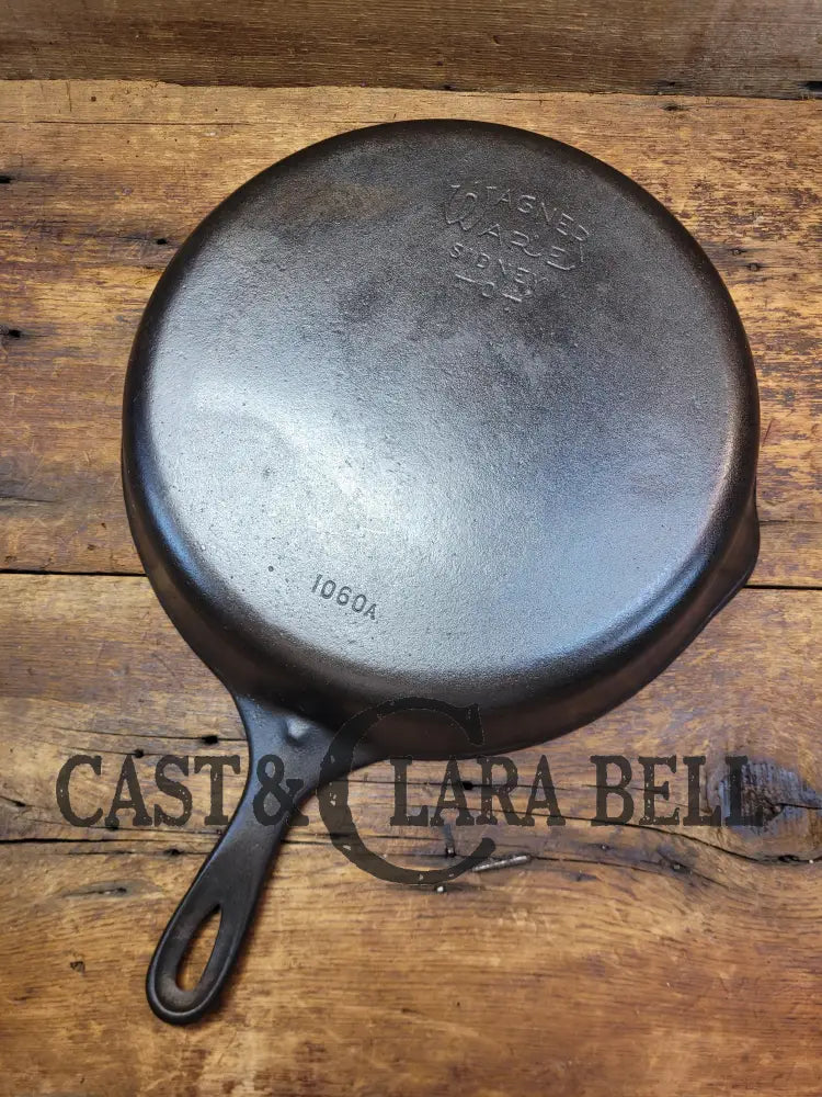 Big 1930’S Wagner Ware #10 Cast Iron Skillet With Stylized Logo 1060 A