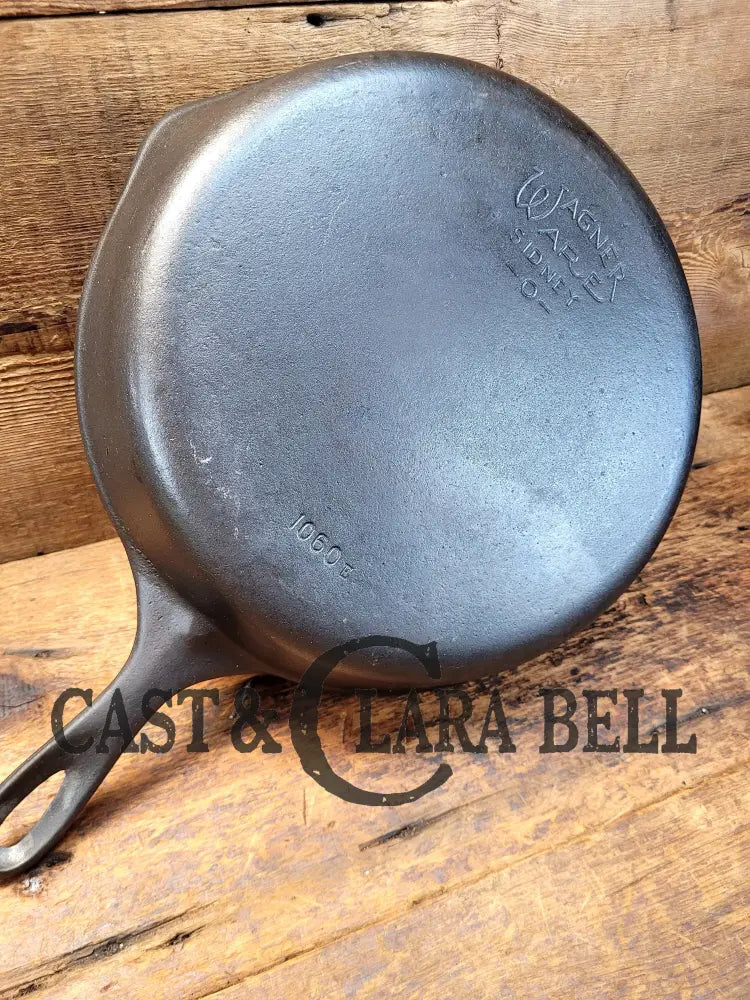 Big 1930’S Wagner Ware #10 Cast Iron Skillet With Stylized Logo 1060 E