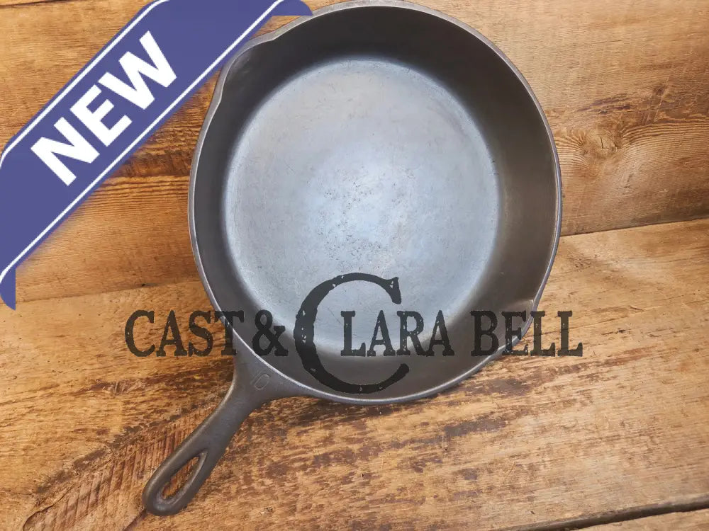 Big 1930’s Wagner Ware #10 Cast Iron Skillet with Stylized Logo 1060 H. Great Bacon skillet! - Skillet