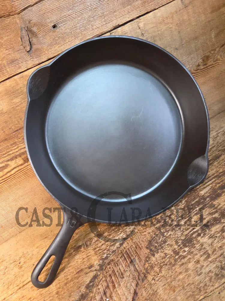 Big 1940’s Griswold #10 Skillet with Small Block Logo and Heat Ring 716 E. Fantastic every day pan Getting harder to