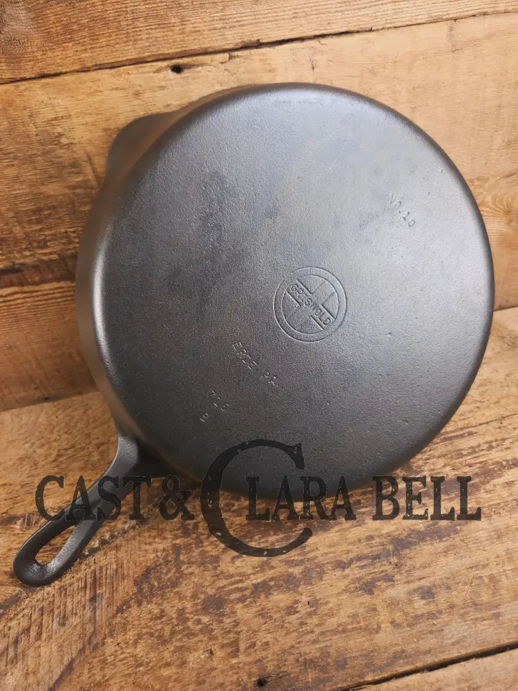Big 1940’s Griswold #10 Skillet with Small Block Logo and Heat Ring 716 B. Fantastic every day pan Getting harder to