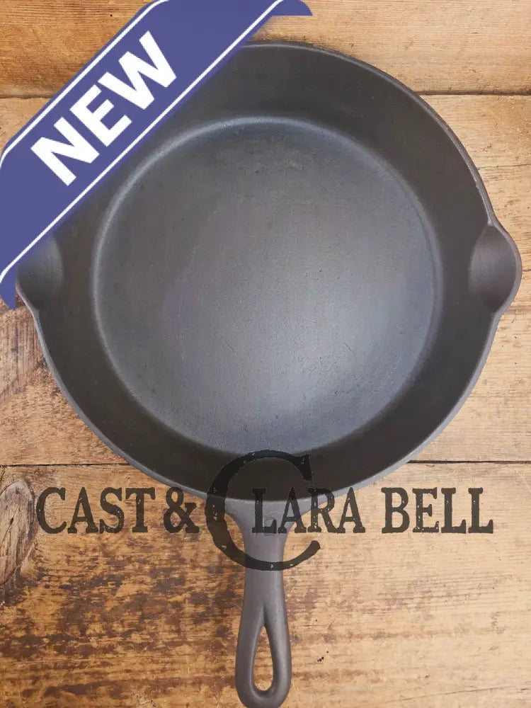 Big 1940’s Griswold #10 Skillet with Small Block Logo and Heat Ring 716 B. Fantastic every day pan Getting harder to