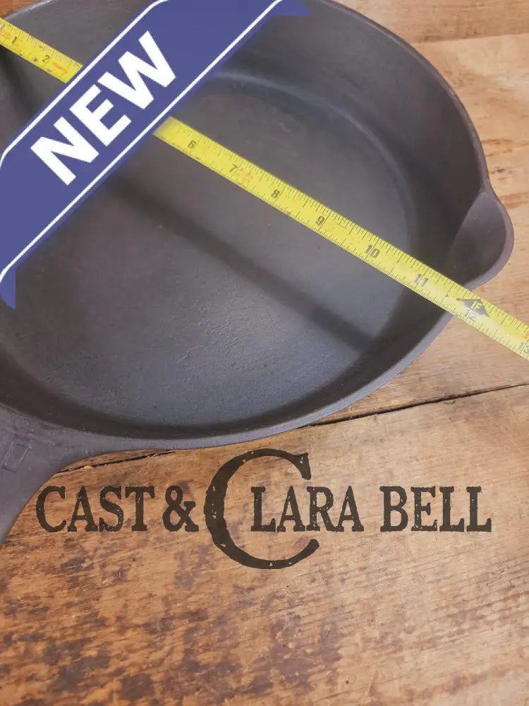 Big 1940’s Griswold #10 Skillet with Small Block Logo and Heat Ring 716 B. Fantastic every day pan Getting harder to