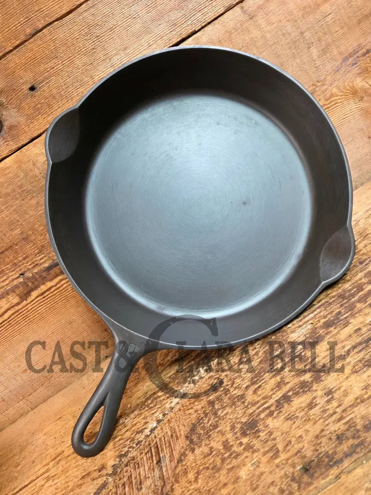 Big 1940’s Griswold #10 Skillet with Small Block Logo and Heat Ring 716 B. Fantastic every day pan Getting harder to