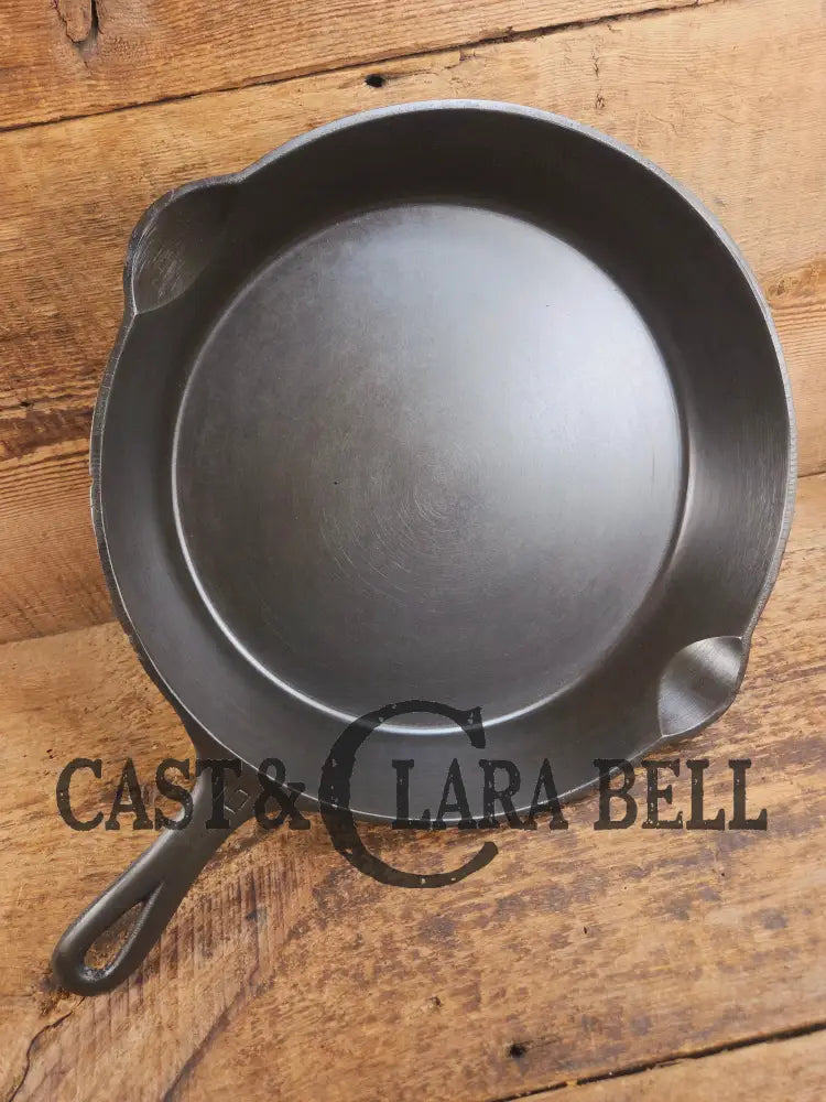 Big 1940’s Griswold #10 Skillet with Small Block Logo and Heat Ring 716 B. Fantastic every day pan Getting harder to