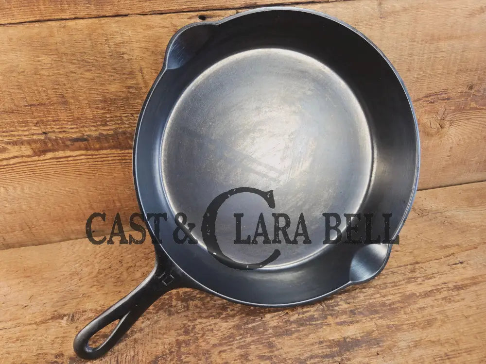 Big 1940’s Griswold #10 Skillet with Small Block Logo and Heat Ring 716 B. Fantastic every day pan Getting harder to