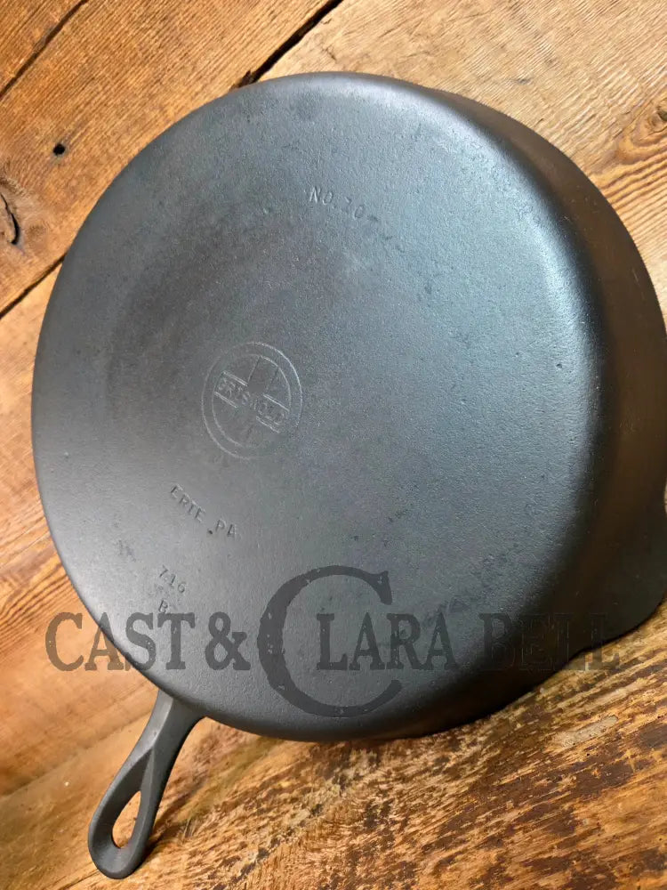 Big 1940’s Griswold #10 Skillet with Small Block Logo and Heat Ring 716 B. Fantastic every day pan Getting harder to