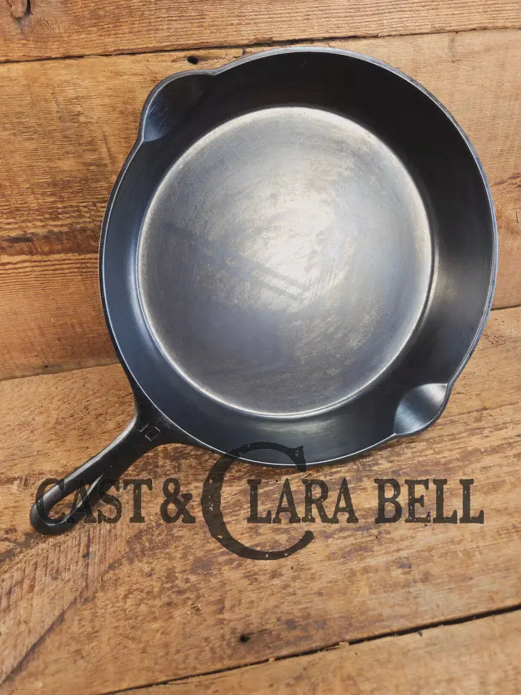 Big 1940’s Griswold #10 Skillet with Small Block Logo and Heat Ring 716 B. Fantastic every day pan Getting harder to