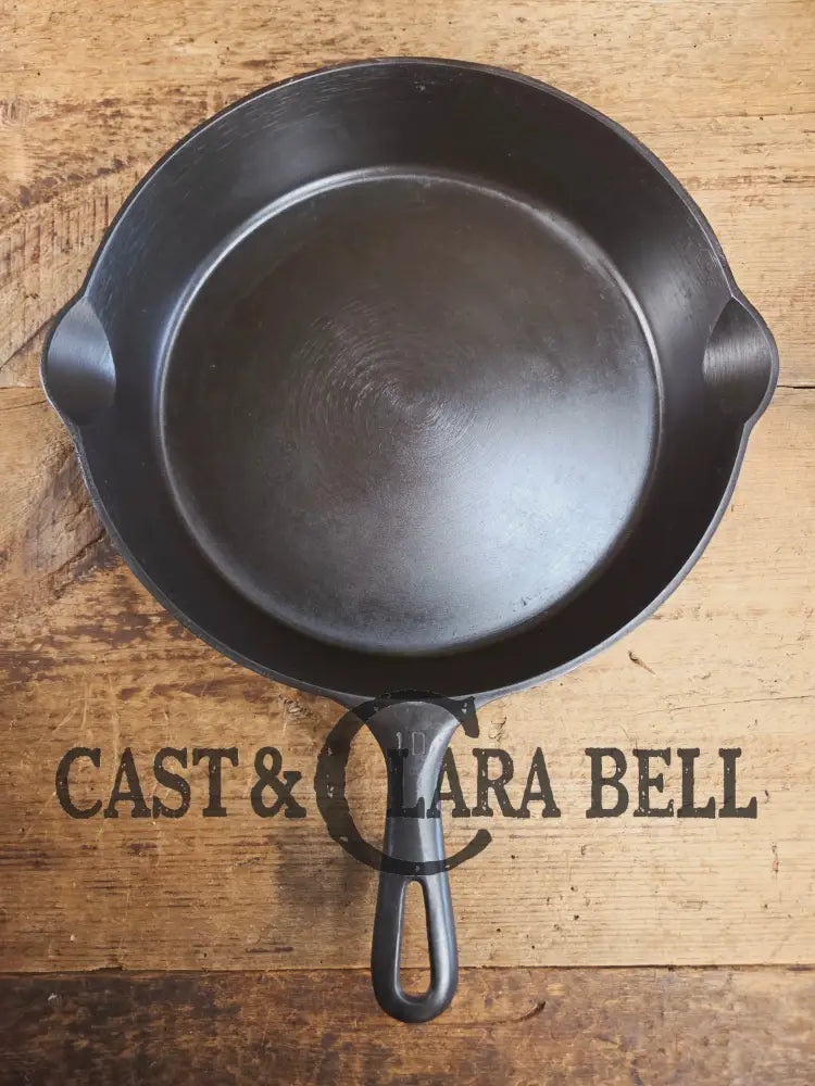 Big 1940’s Griswold #10 Skillet with Small Block Logo and Heat Ring 716 D. Fantastic every day pan Getting harder to
