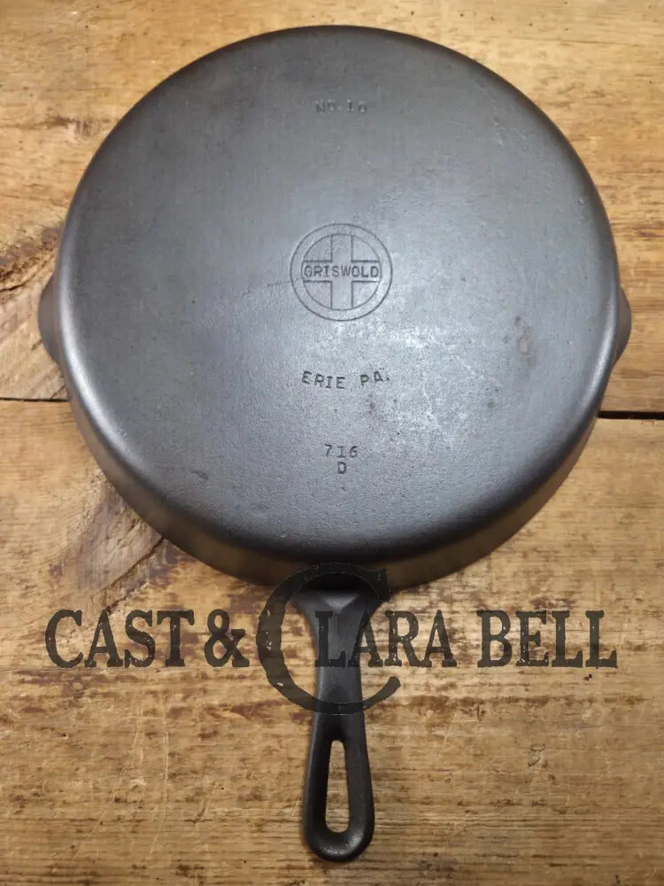 Big 1940’s Griswold #10 Skillet with Small Block Logo and Heat Ring 716 D. Fantastic every day pan Getting harder to