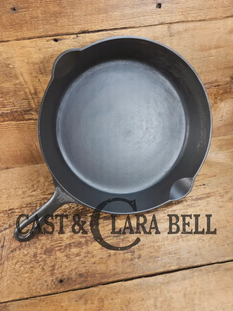 Big 1940’s Griswold #10 Skillet with Small Block Logo and Heat Ring 716. Fantastic every day pan Getting harder to find
