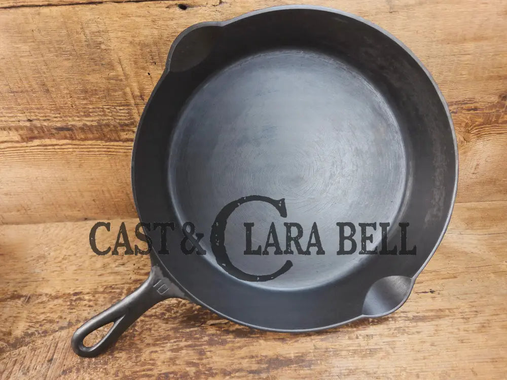 Big 1940’s Griswold #10 Skillet with Small Block Logo and Heat Ring 716. Fantastic every day pan Getting harder to find