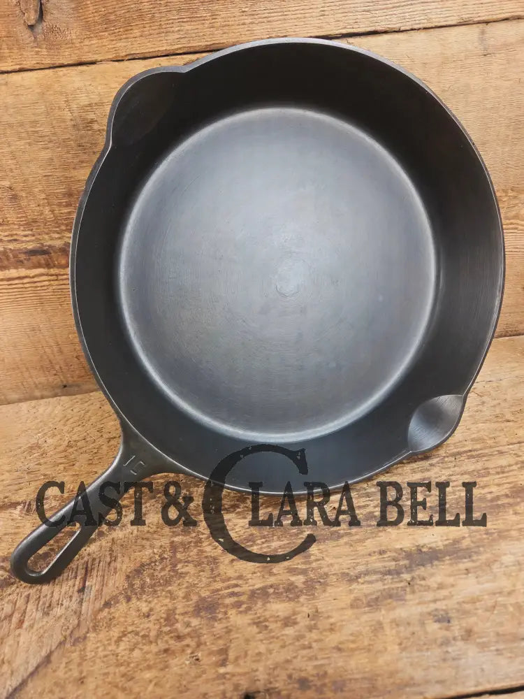 Big 1940’s Griswold #10 Skillet with Small Block Logo and Heat Ring 716 S. Fantastic every day pan Getting harder to