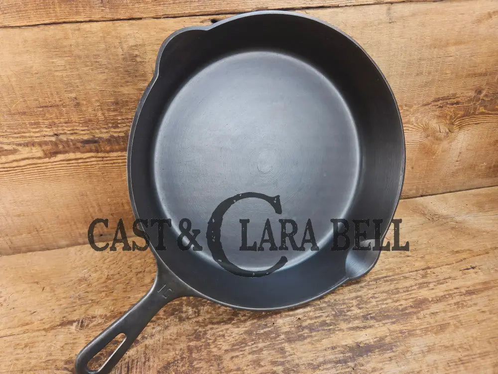 Big 1940’s Griswold #10 Skillet with Small Block Logo and Heat Ring 716 S. Fantastic every day pan Getting harder to