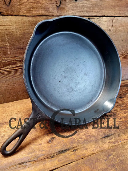 Big And Tough To Find! 1924 Wagner Ware #10 Cast Iron Skillet Stylized Logo And Heat Ring 1060.