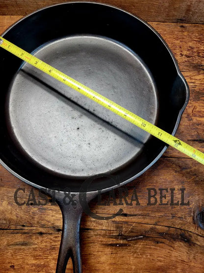 Big And Tough To Find! 1924 Wagner Ware #10 Cast Iron Skillet Stylized Logo And Heat Ring 1060.