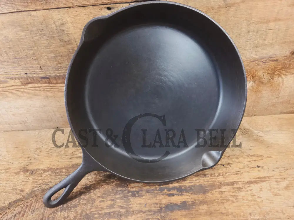 Big bacon skillet! Beautiful 1930’s Lodge #10 Cast Iron Skillet with 3 Notch Heat Ring - Skillet