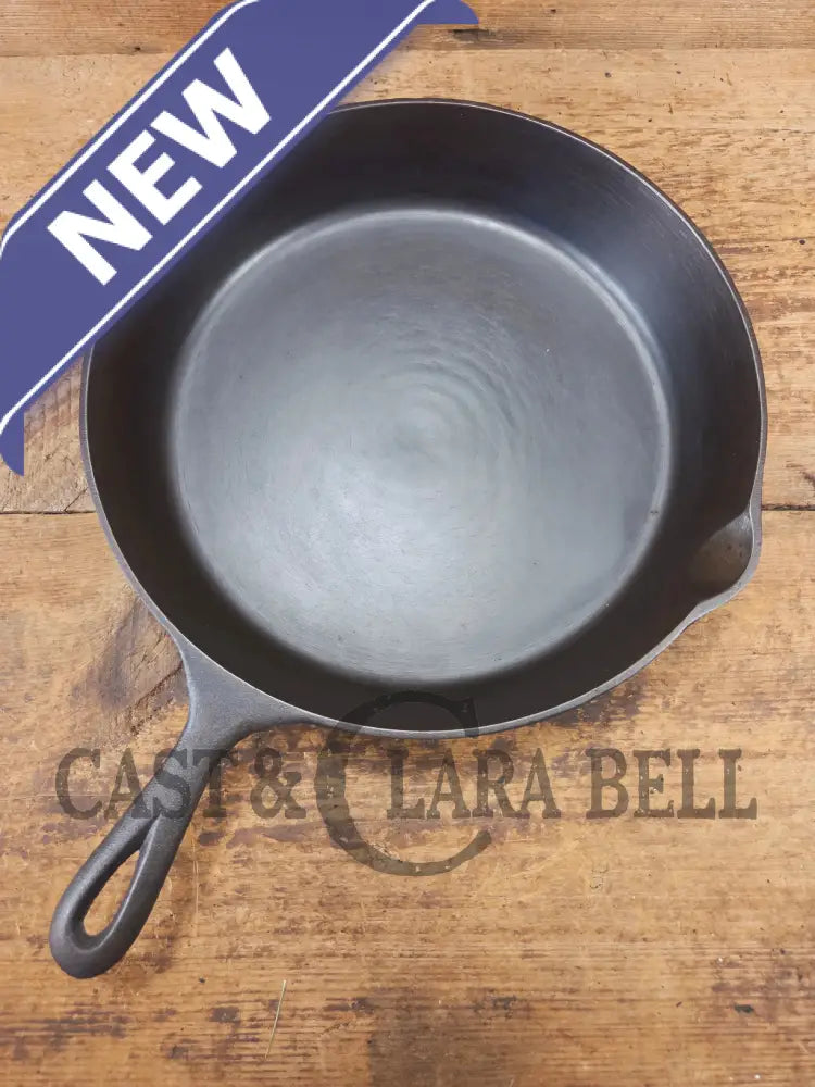 Big bacon skillet! Beautiful 1930’s Lodge #10 Cast Iron Skillet with 3 Notch Heat Ring - Skillet