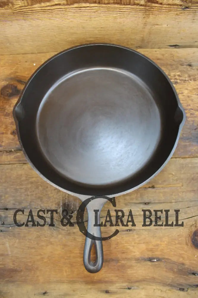 Big Bacon Skillet! Beautiful 1930’S Lodge #10 Cast Iron Skillet With 3 Notch Heat Ring. Raised Blob!