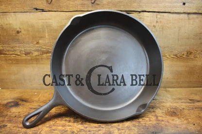 Big Bacon Skillet! Beautiful 1930’S Lodge #10 Cast Iron Skillet With 3 Notch Heat Ring. Raised Blob!