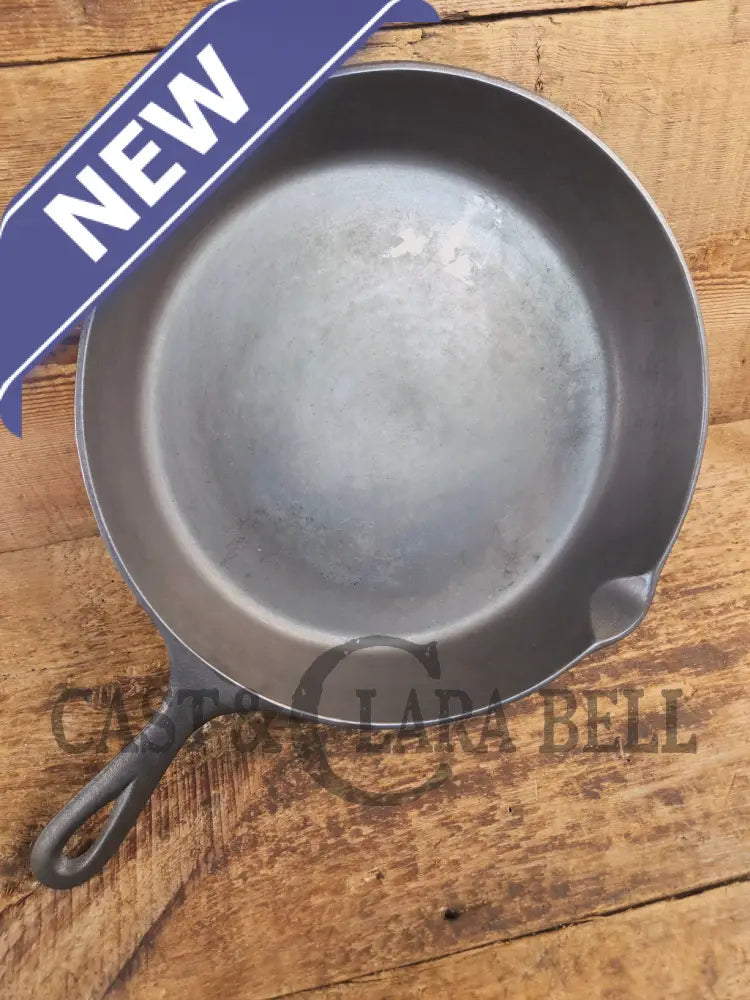 Big bacon skillet! Beautiful 1930’s Lodge #10 Cast Iron Skillet with 3 Notch Heat Ring. SC24 - Skillet