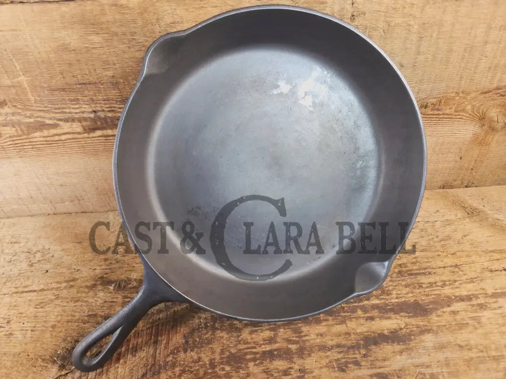 Big bacon skillet! Beautiful 1930’s Lodge #10 Cast Iron Skillet with 3 Notch Heat Ring. SC24 - Skillet