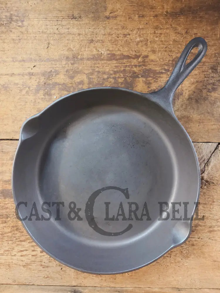 Big bacon skillet! Beautiful 1930’s Lodge #10 Cast Iron Skillet with 3 Notch Heat Ring. SC24 - Skillet